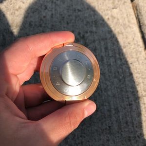 Becca Champagne Highlighter